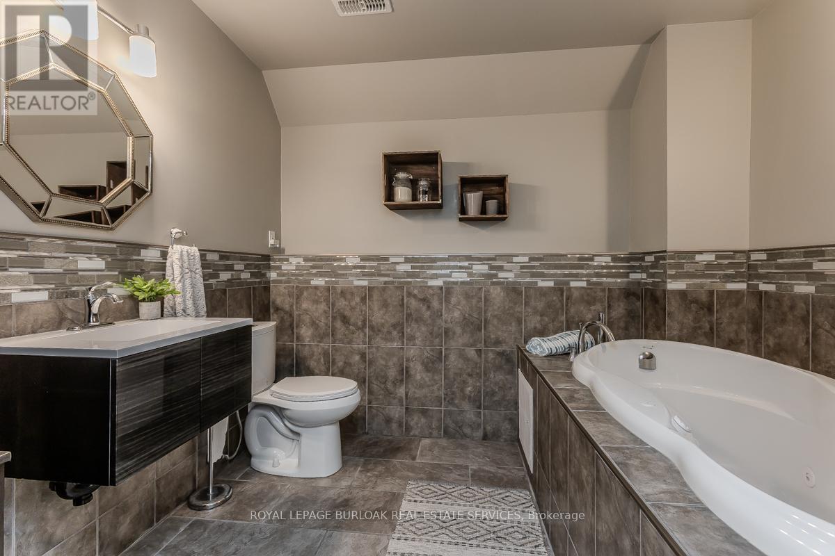 38 TAN AVENUE - Image 28