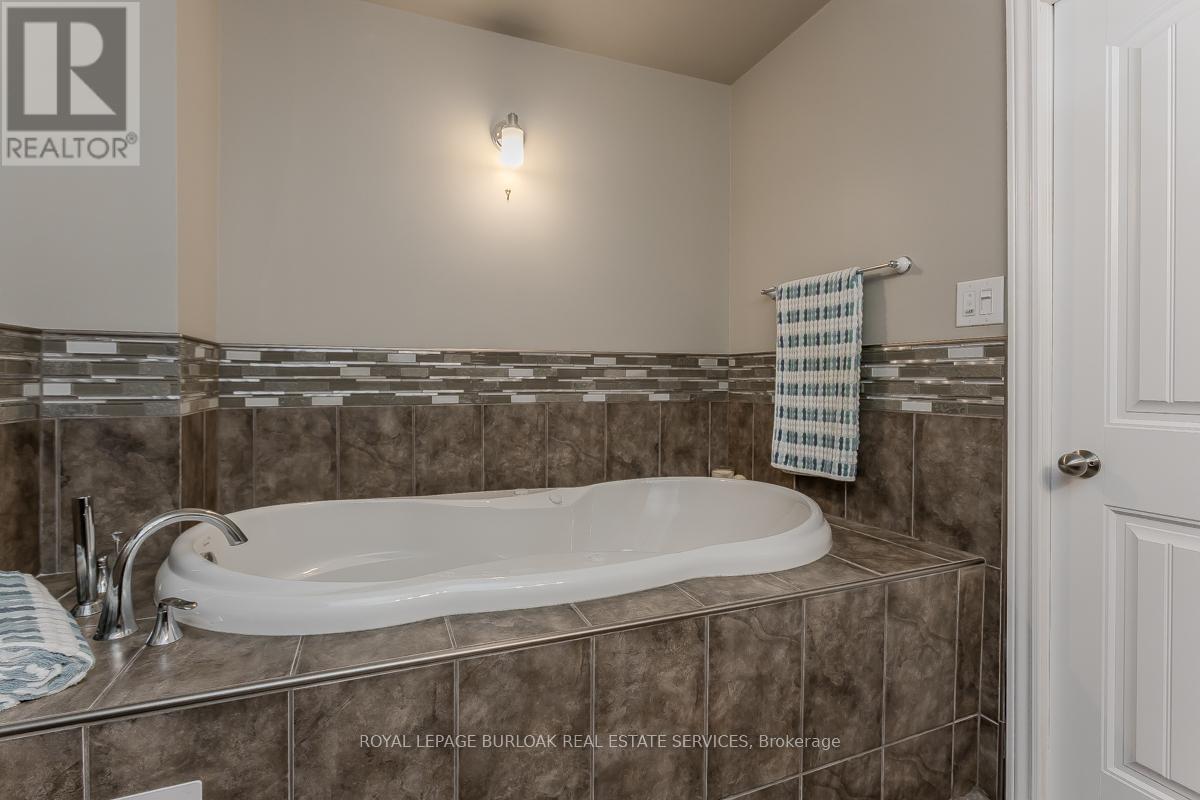 38 TAN AVENUE - Image 29