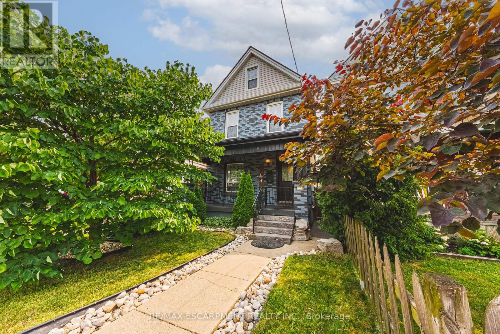 218 GROSVENOR AVENUE N - 1