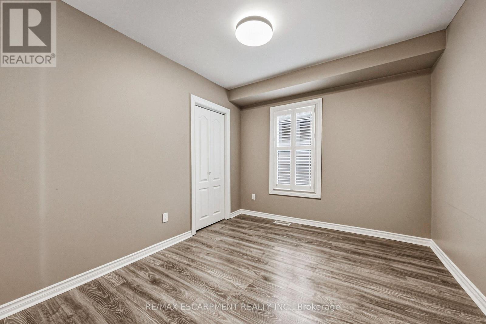 218 GROSVENOR AVENUE N - 16
