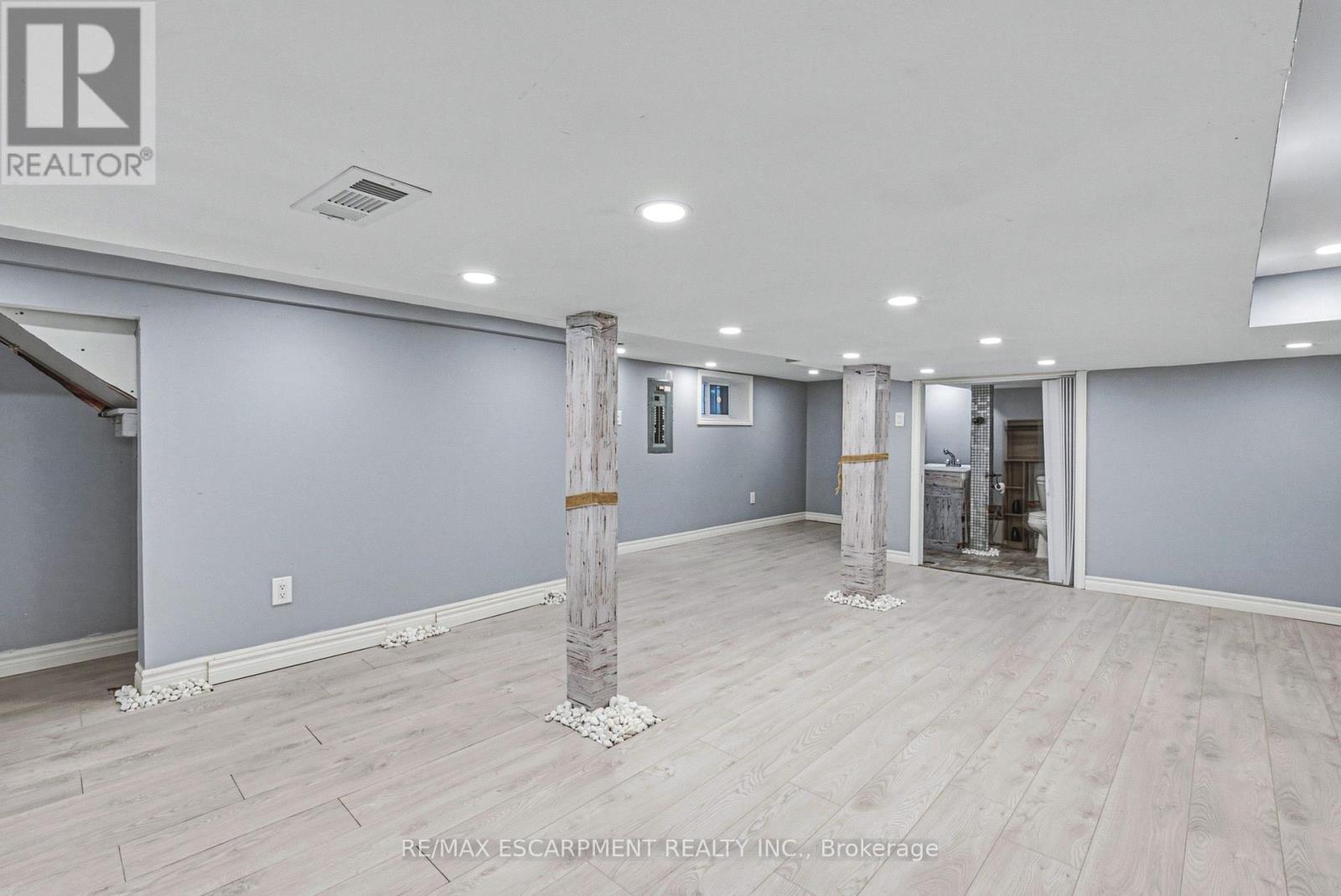 218 GROSVENOR AVENUE N - 26