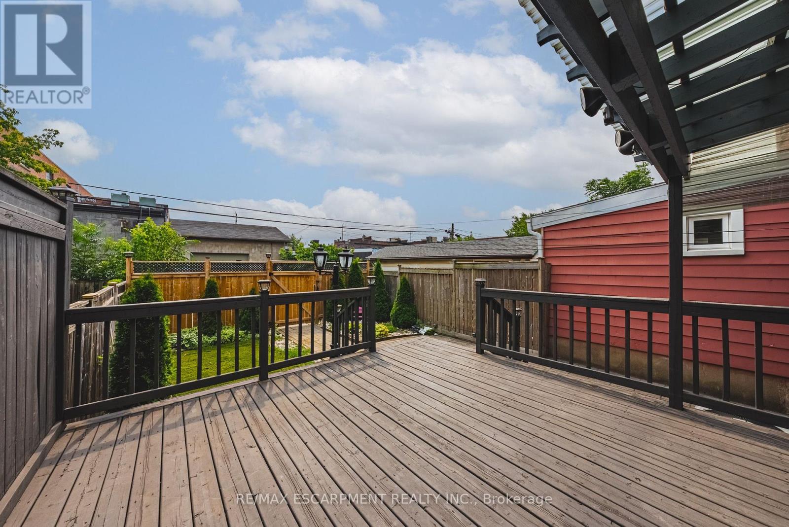 218 GROSVENOR AVENUE N - 28
