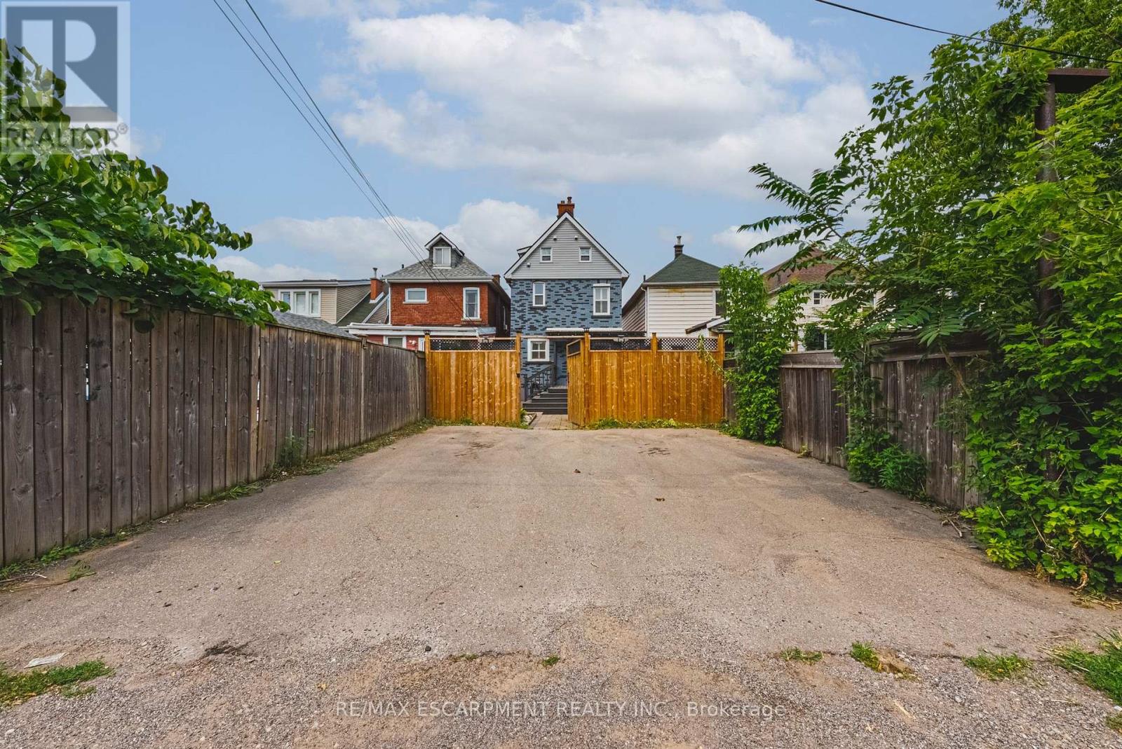 218 GROSVENOR AVENUE N - 32