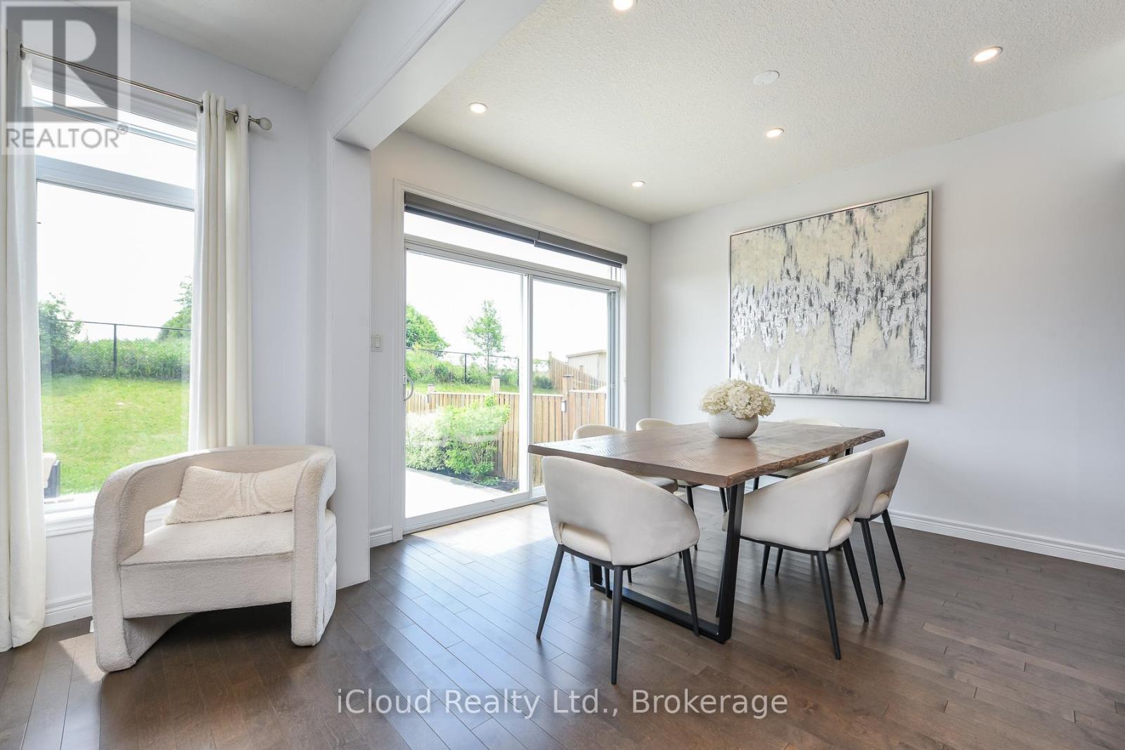 132 DRONE CRESCENT - 16