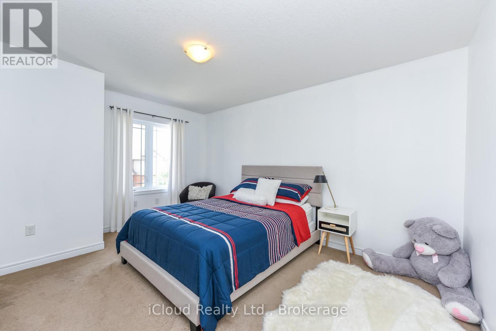 132 DRONE CRESCENT - 29