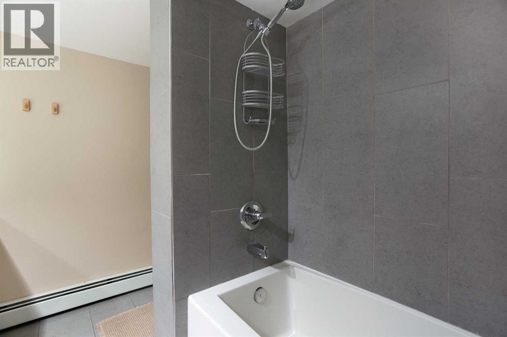 #2B 515 17 Avenue SW - 19