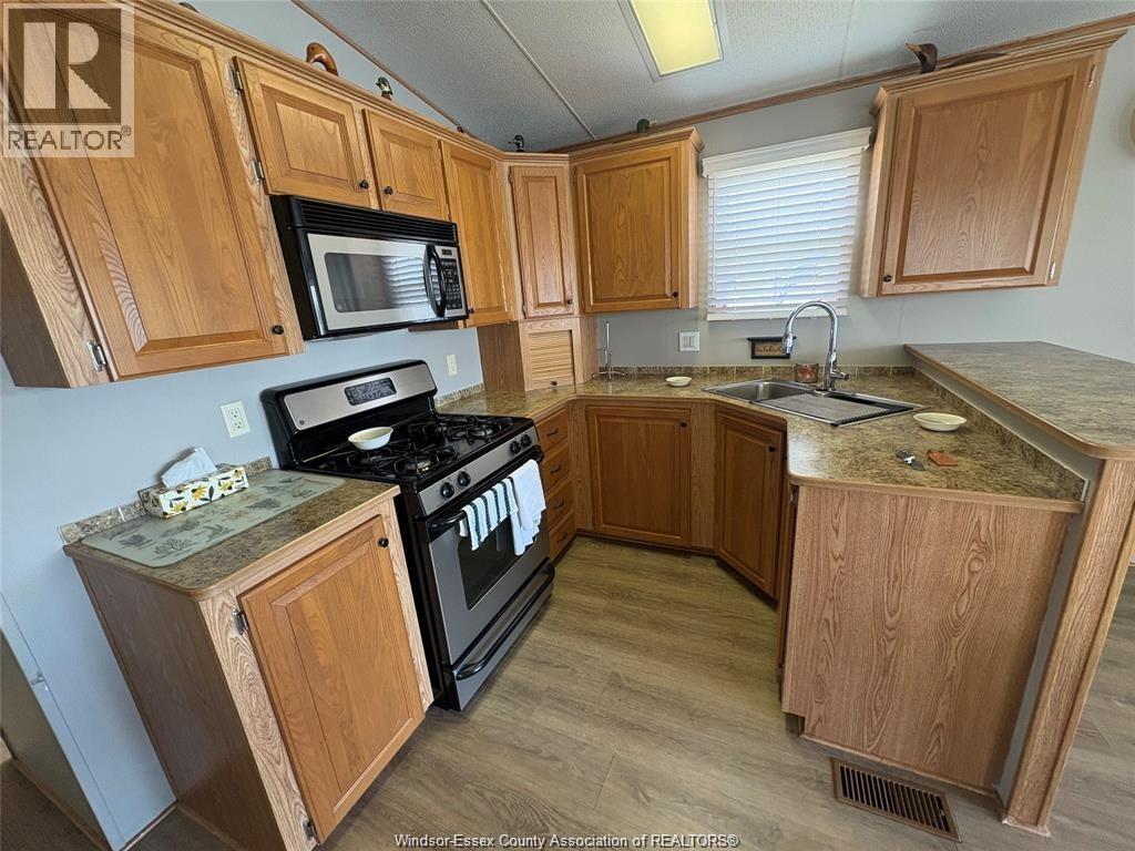 16 MULBERRY LANE - 28