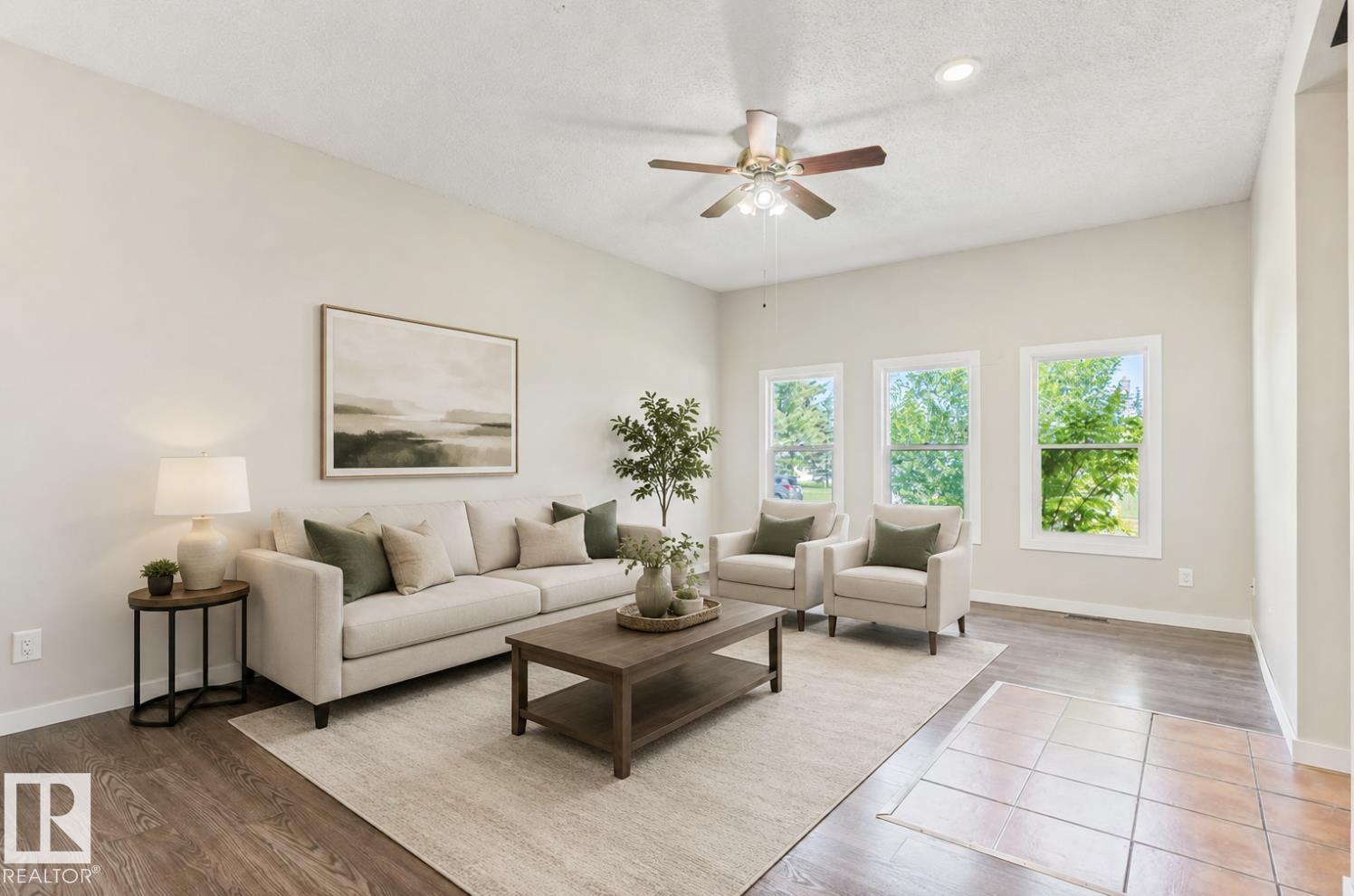 10211 95 Ave - 11