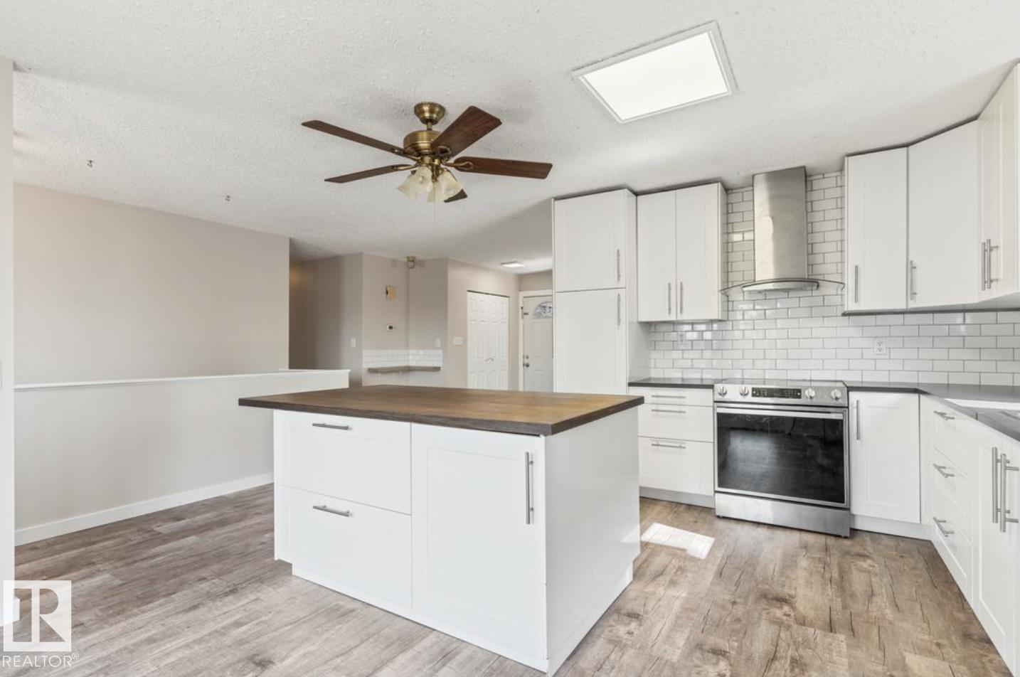 10211 95 Ave - 18