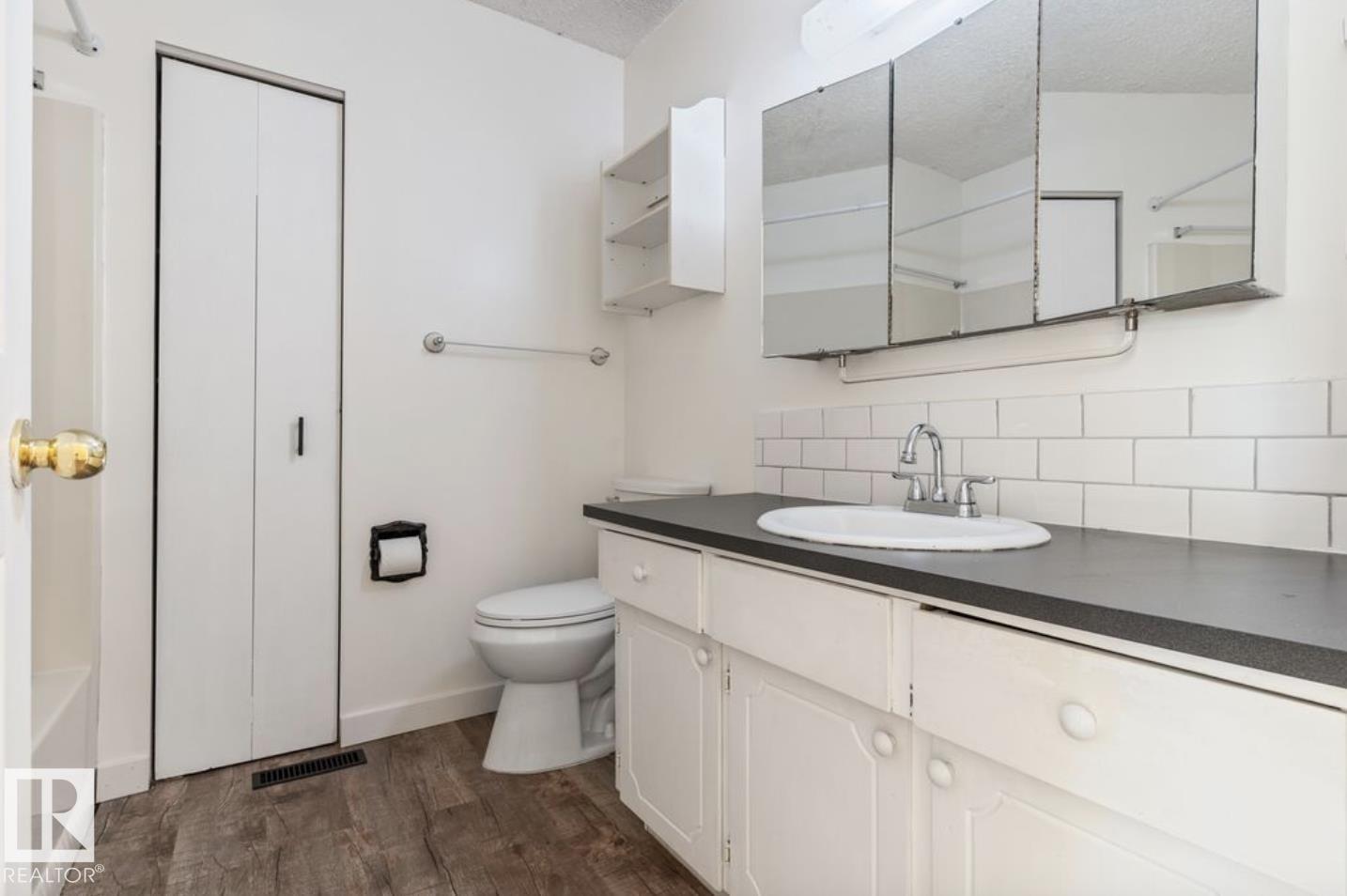 10211 95 Ave - 28