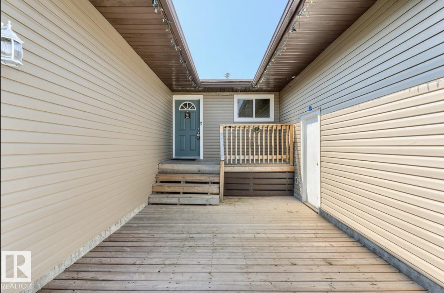 10211 95 Ave - 3
