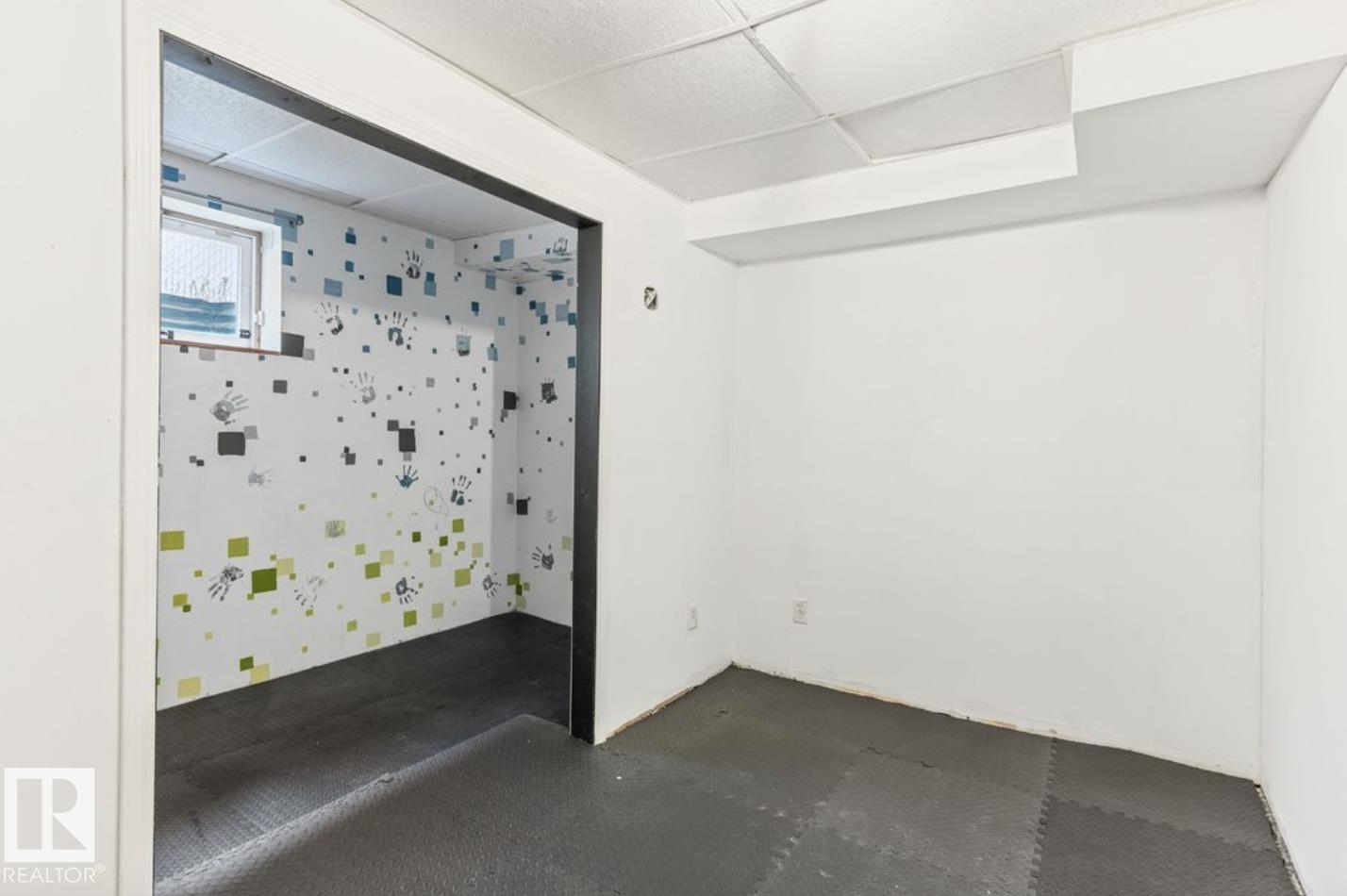 10211 95 Ave - 32