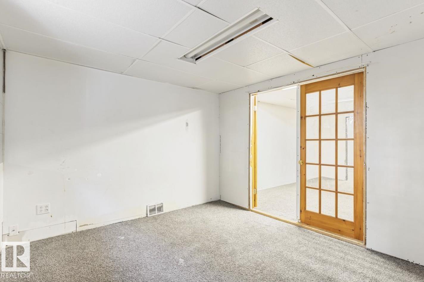 10211 95 Ave - 36