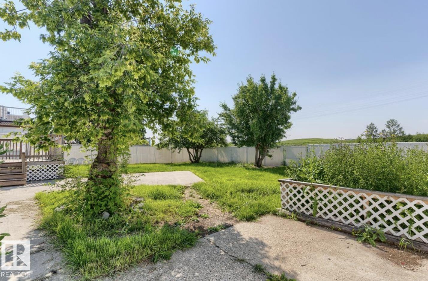 10211 95 Ave - 44