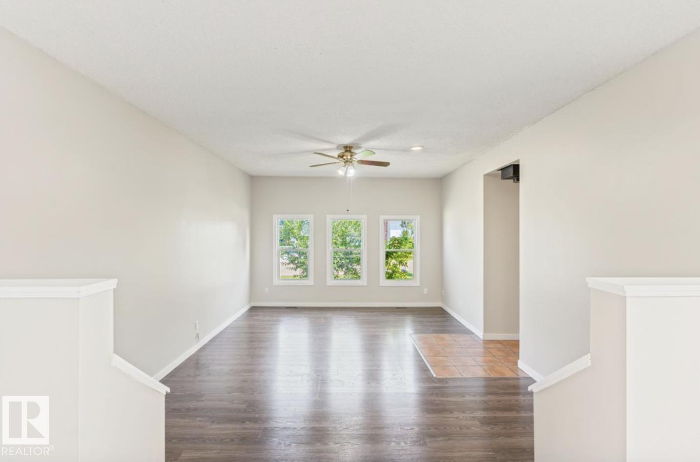 10211 95 Ave - 8