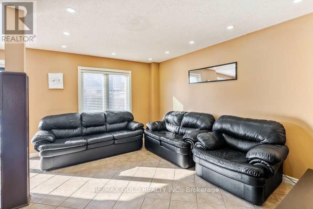 573 BURNETT AVENUE - 10