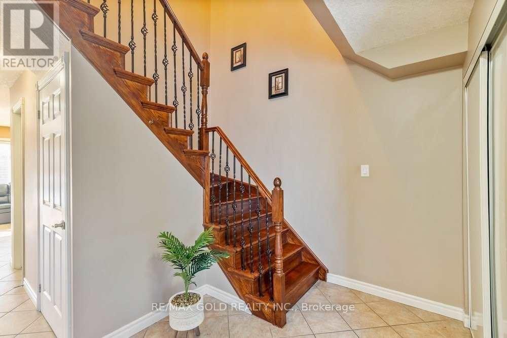 573 BURNETT AVENUE - 16
