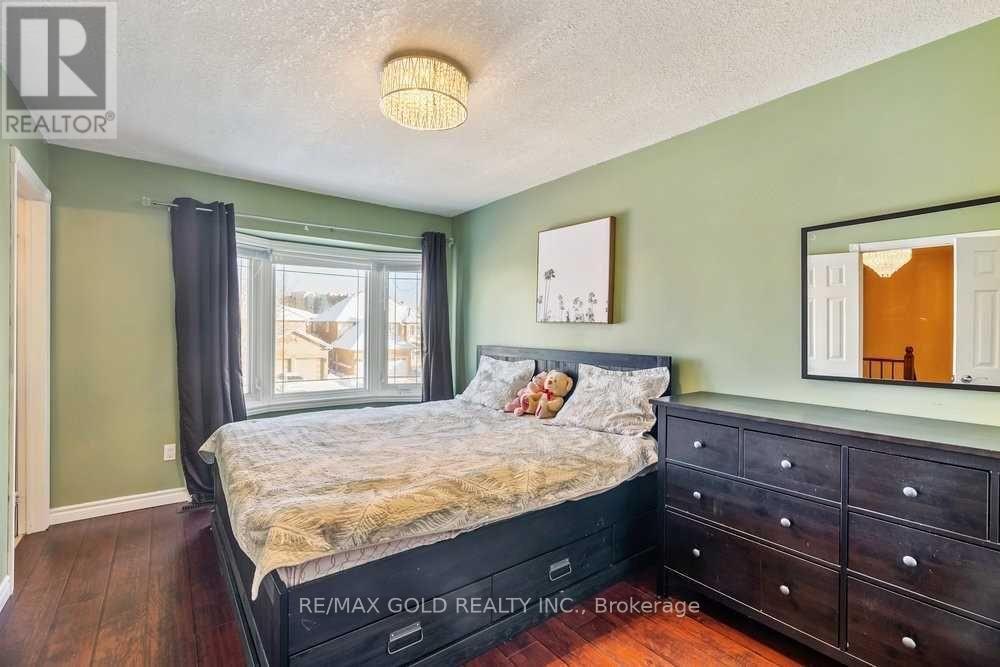 573 BURNETT AVENUE - 17