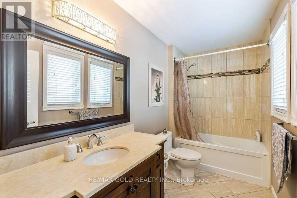 573 BURNETT AVENUE - 19