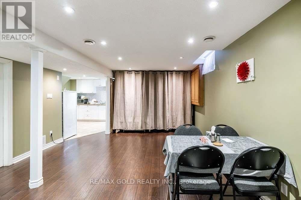 573 BURNETT AVENUE - 29