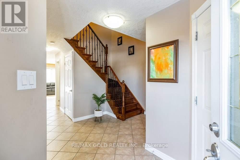 573 BURNETT AVENUE - 2