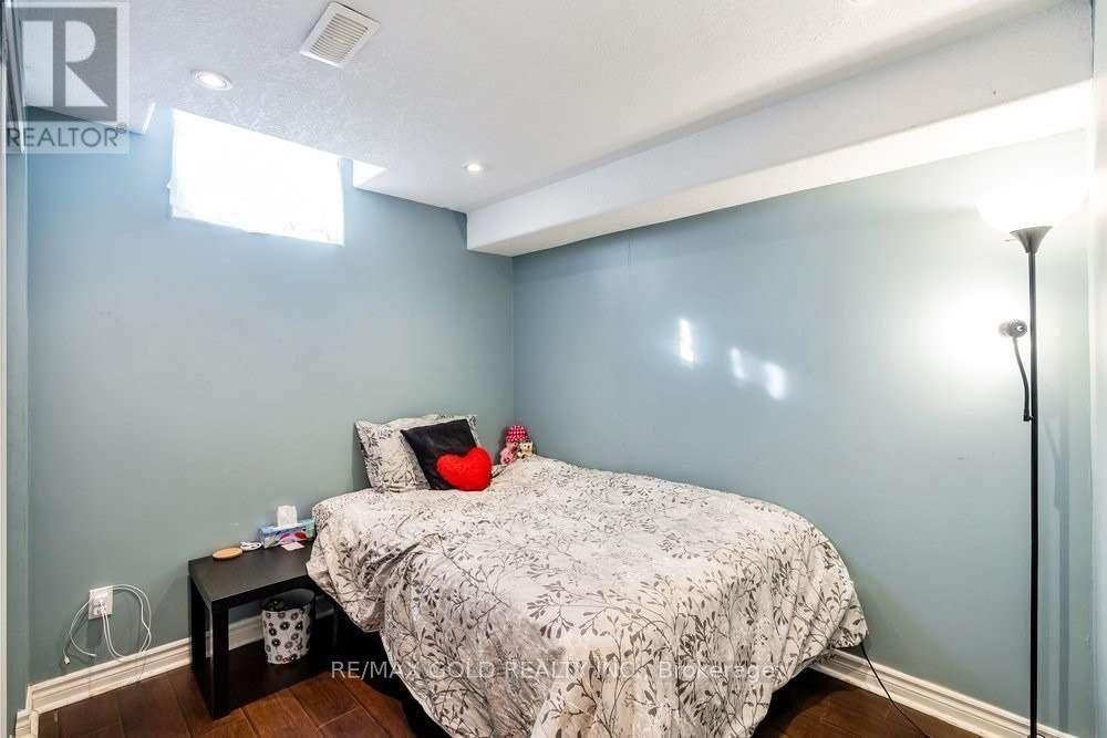 573 BURNETT AVENUE - 31