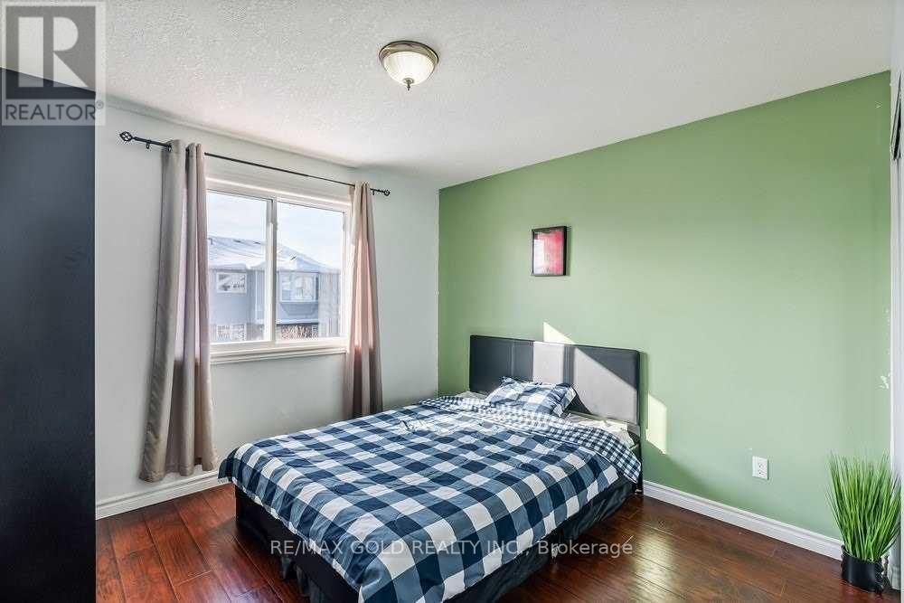 573 BURNETT AVENUE - 22