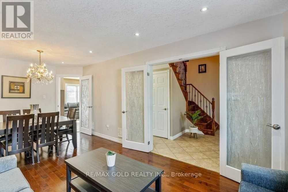 573 BURNETT AVENUE - 7