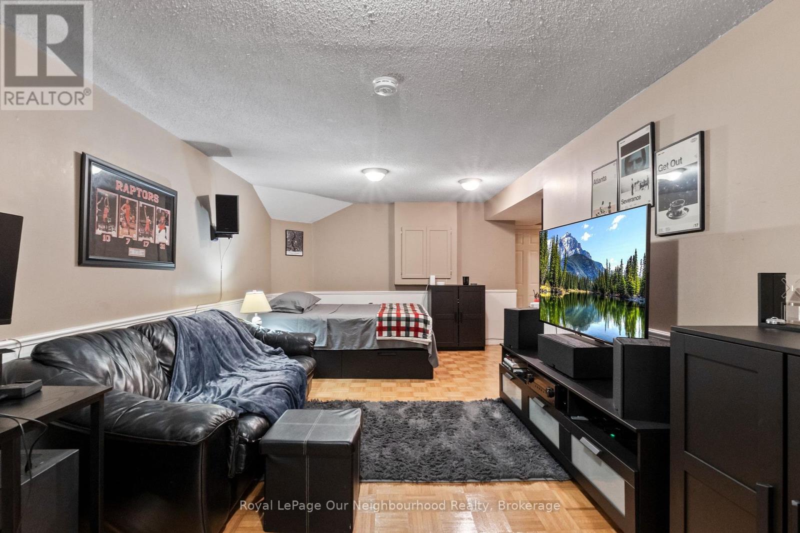 23 WOODWARD DRIVE - 34