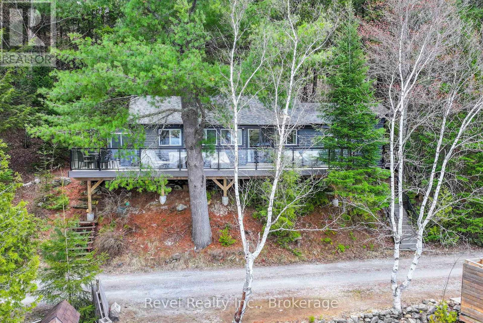 1129 LAKESHORE ROAD - 3