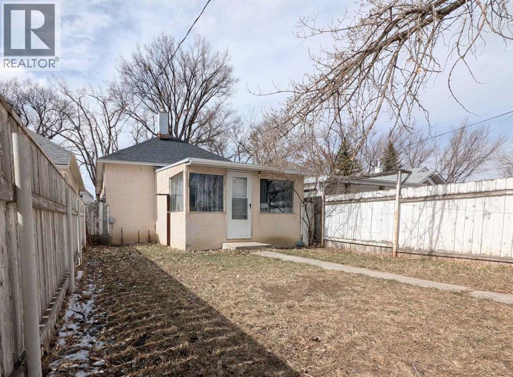 915 8 Street S - Image 25