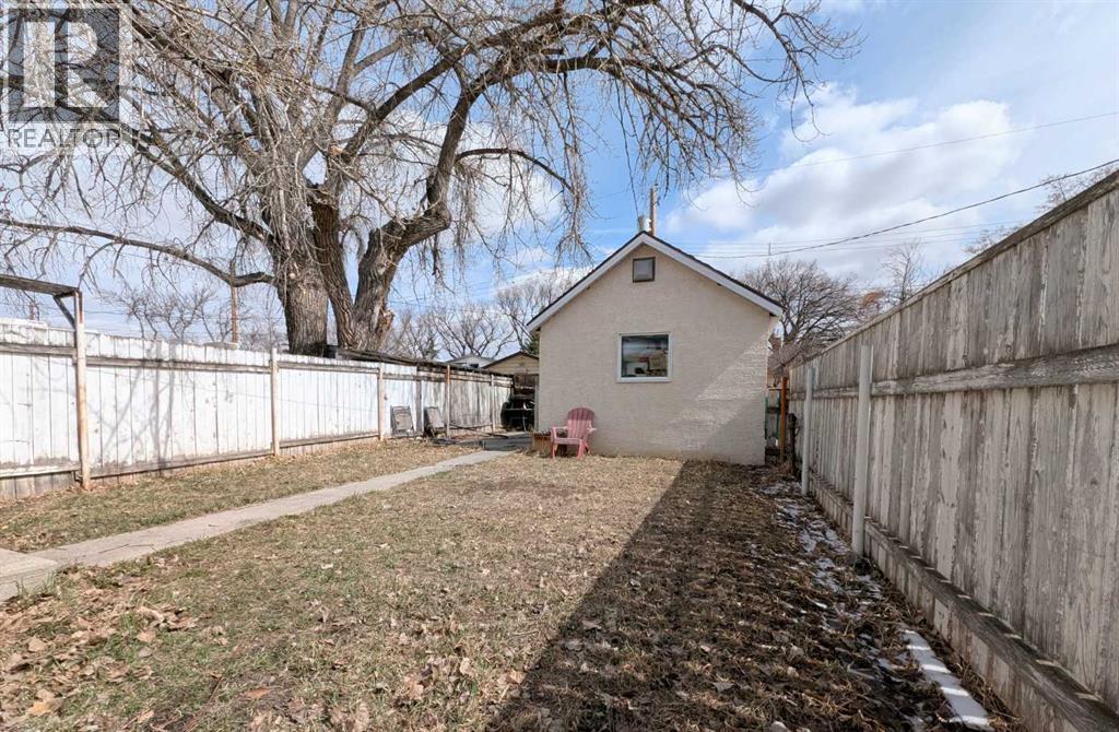 915 8 Street S - Image 28