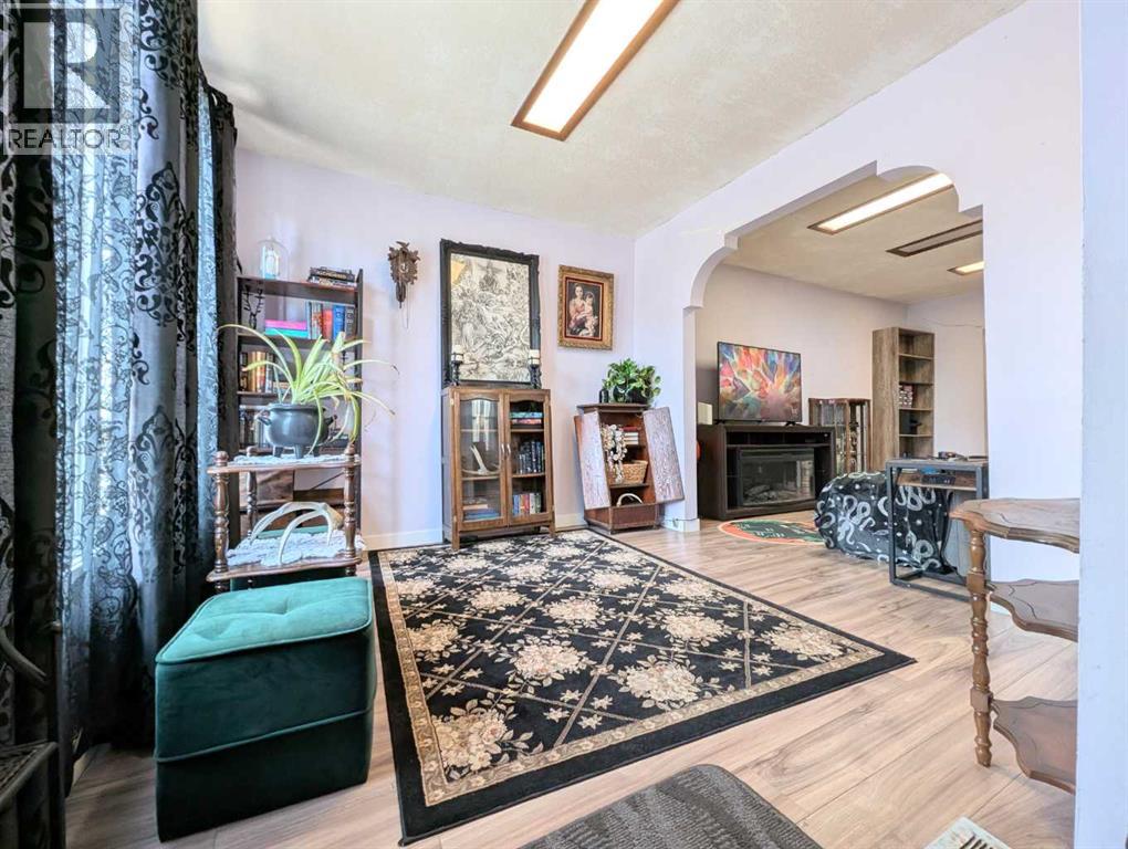 915 8 Street S - Image 3