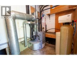 Storage - 12 Highland Avenue, Jackfish Lake, SK S0M1X0 Photo 12