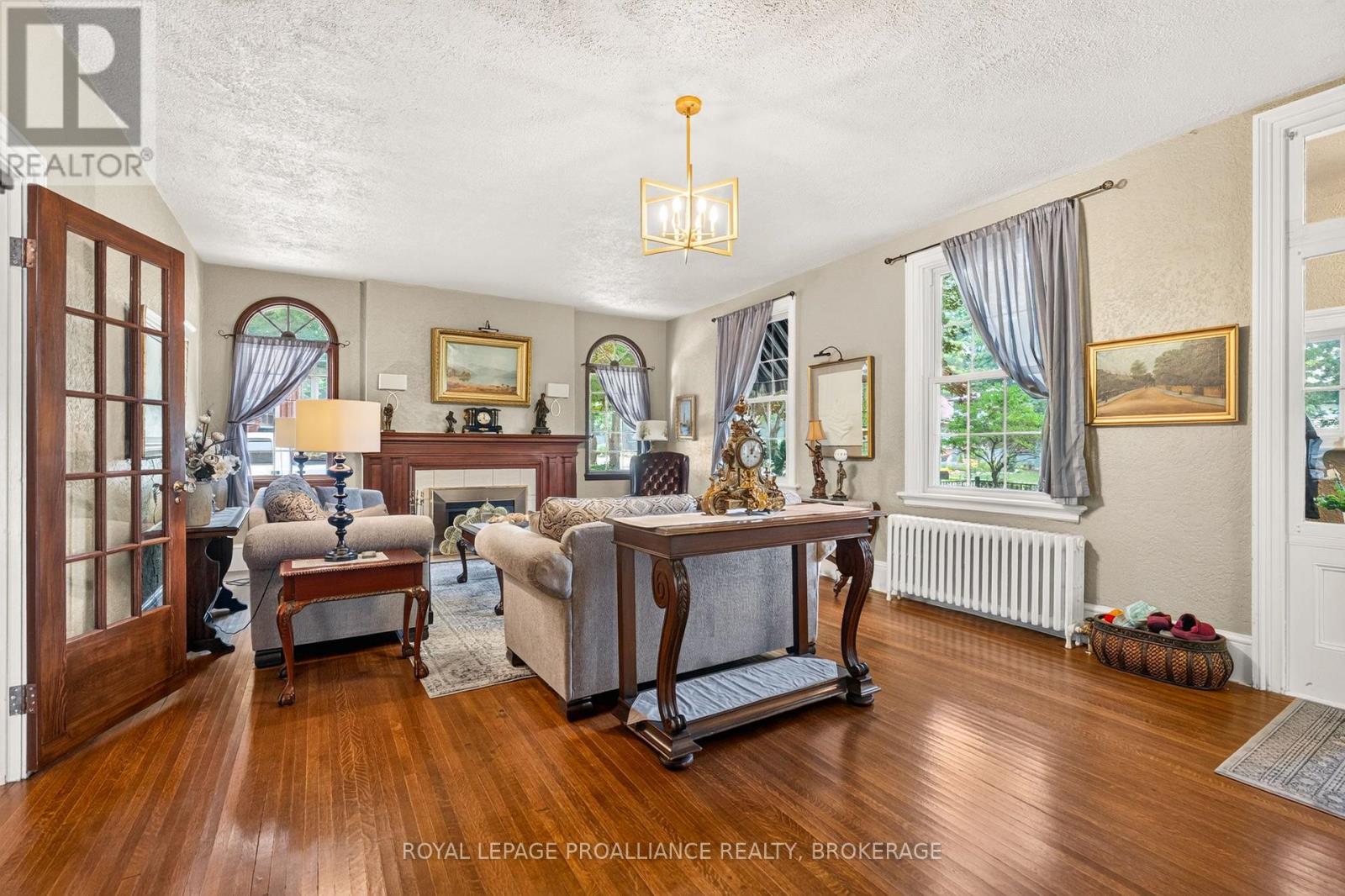 223 KING STREET W - 10