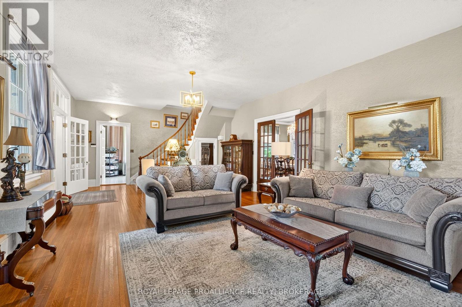 223 KING STREET W - 13