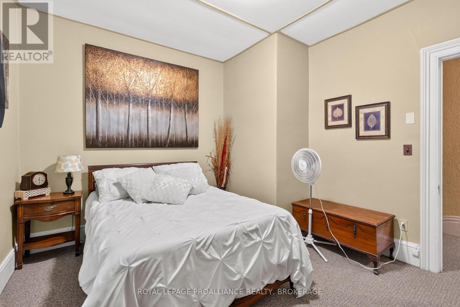 223 KING STREET W - 25