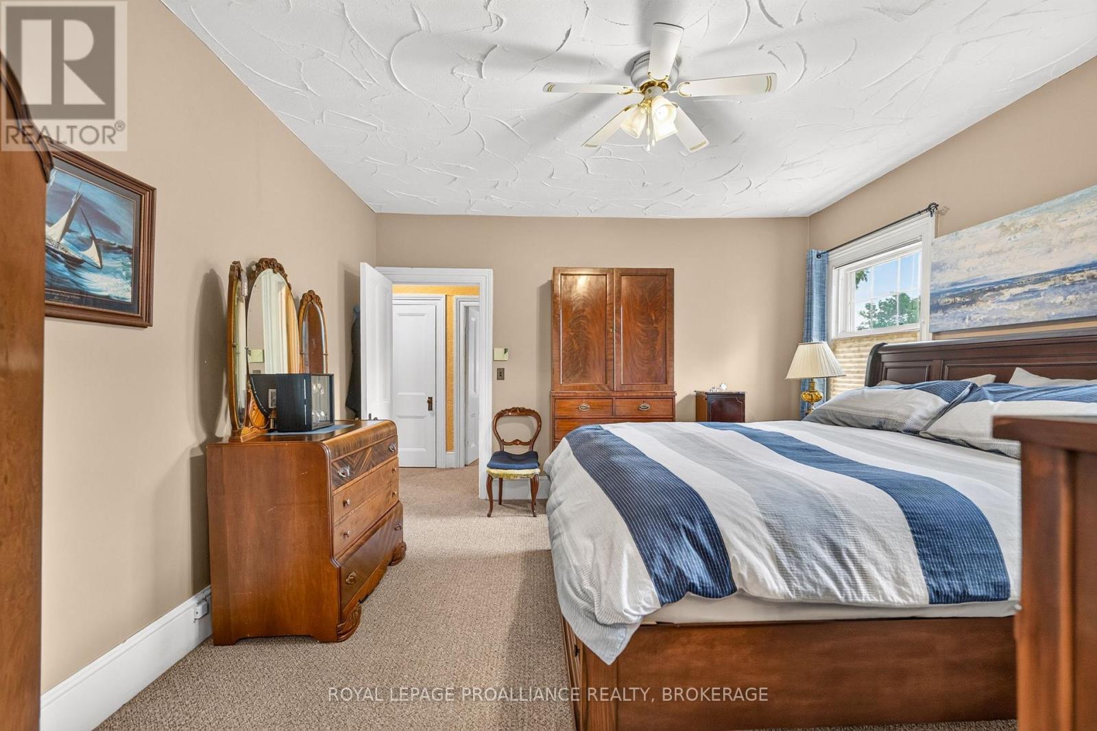 223 KING STREET W - 26