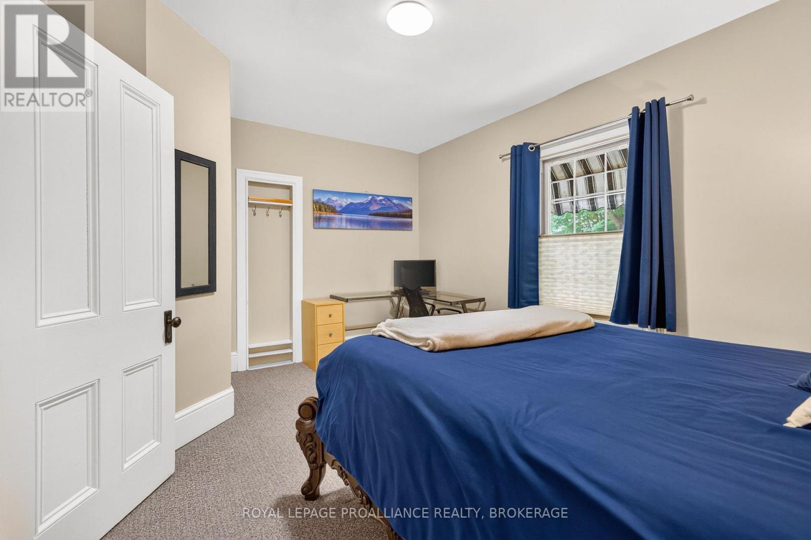 223 KING STREET W - 32