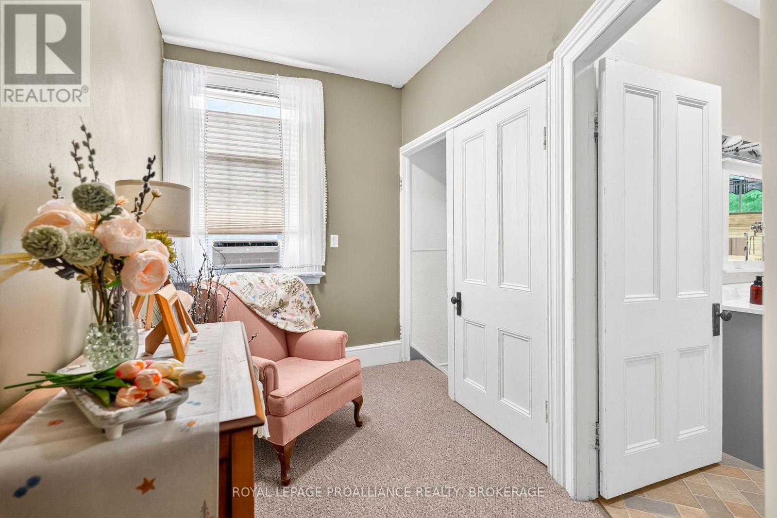 223 KING STREET W - 33