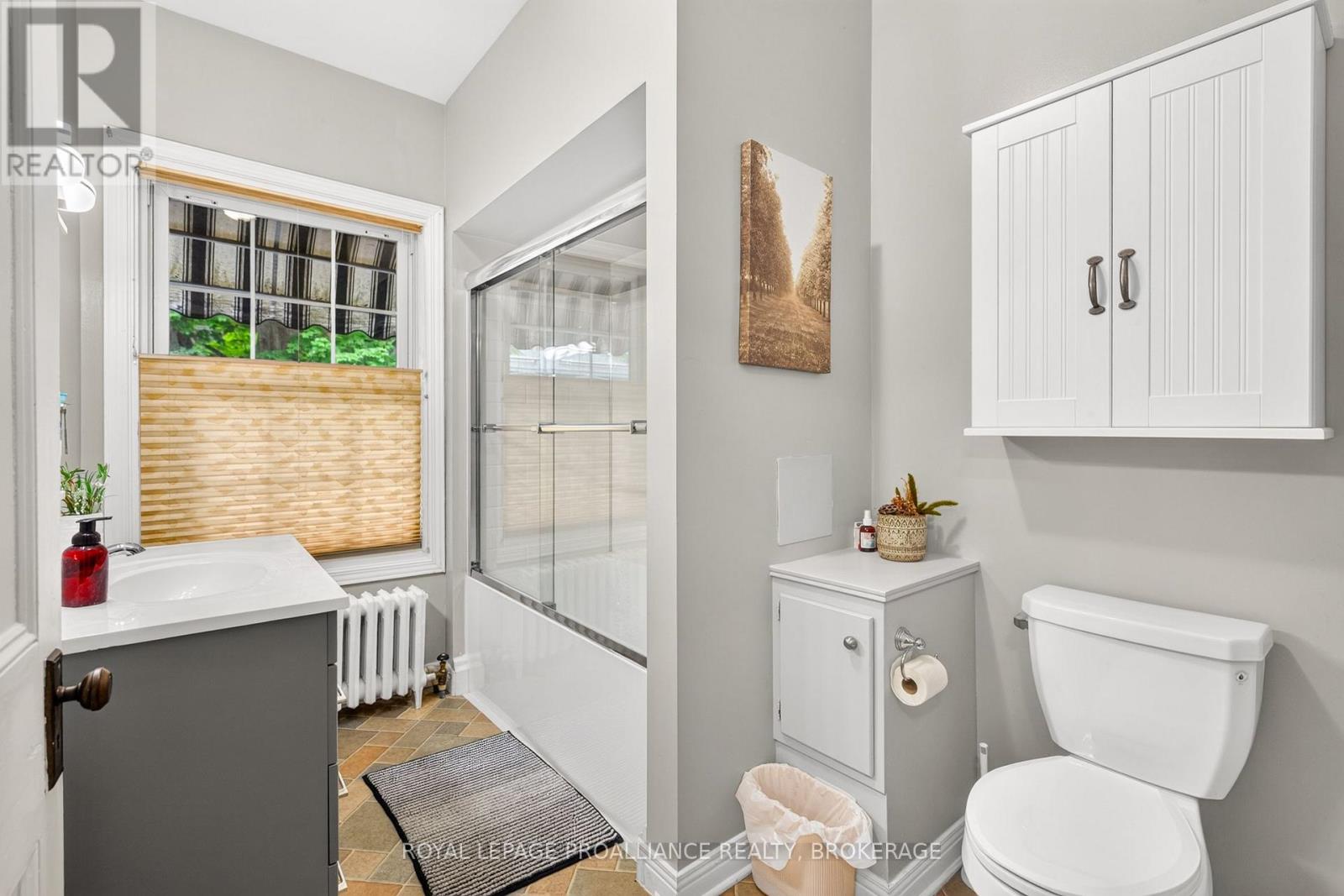 223 KING STREET W - 34