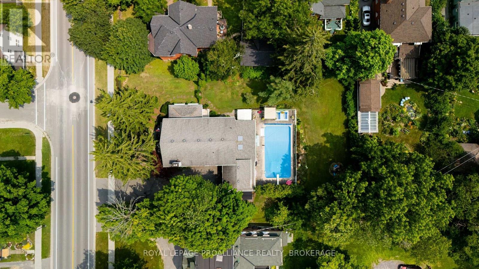 223 KING STREET W - 43