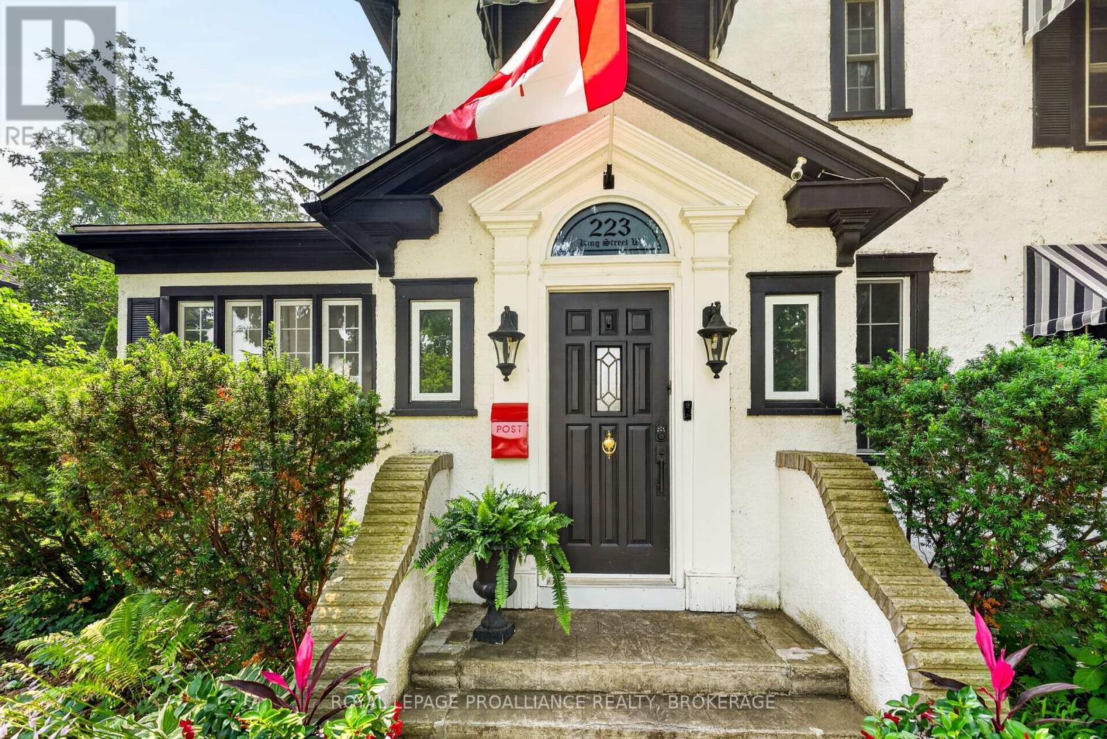 223 KING STREET W - 8
