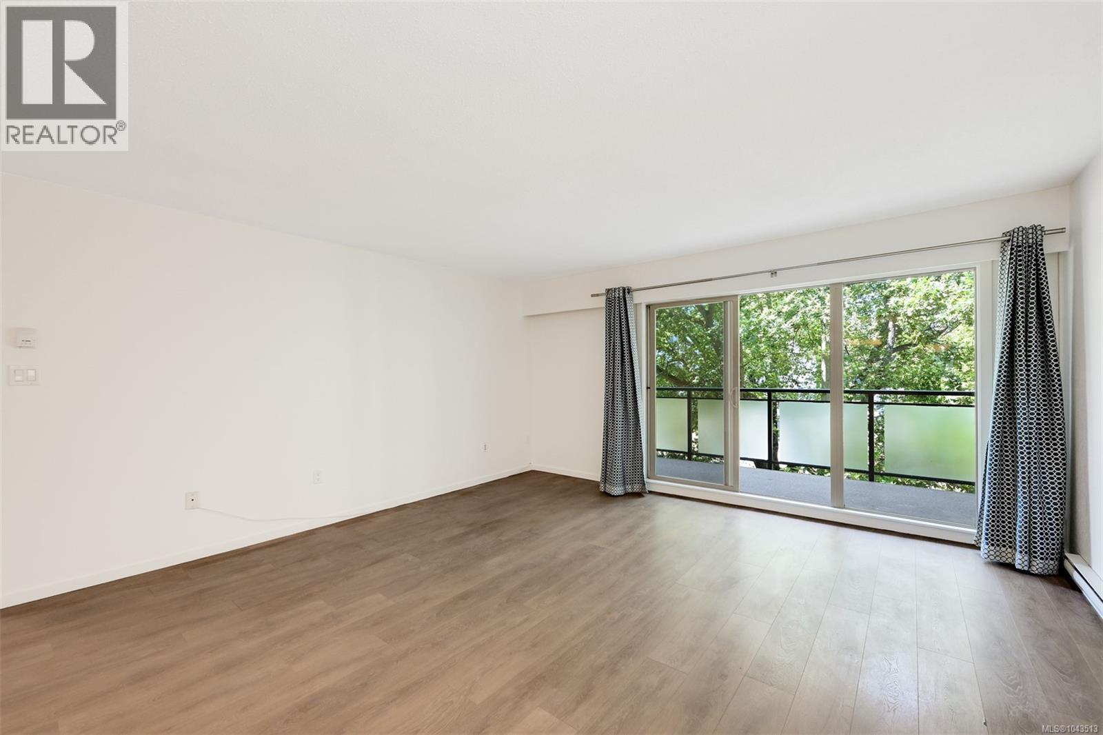 #202 1419 Stadacona Ave - 9