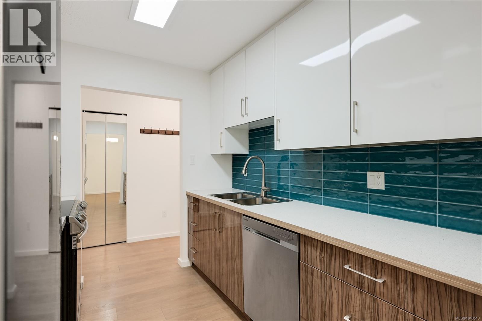 #202 1419 Stadacona Ave - 15