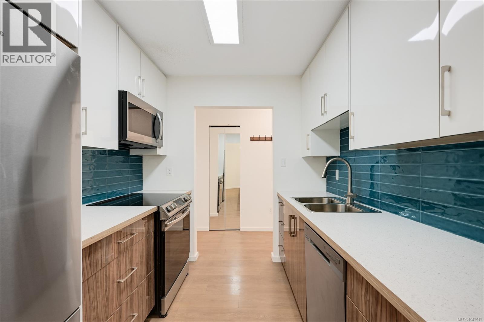 #202 1419 Stadacona Ave - 14