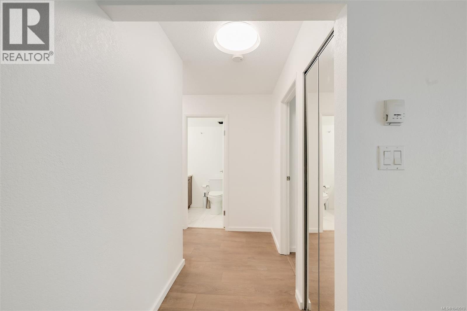 #202 1419 Stadacona Ave - 18