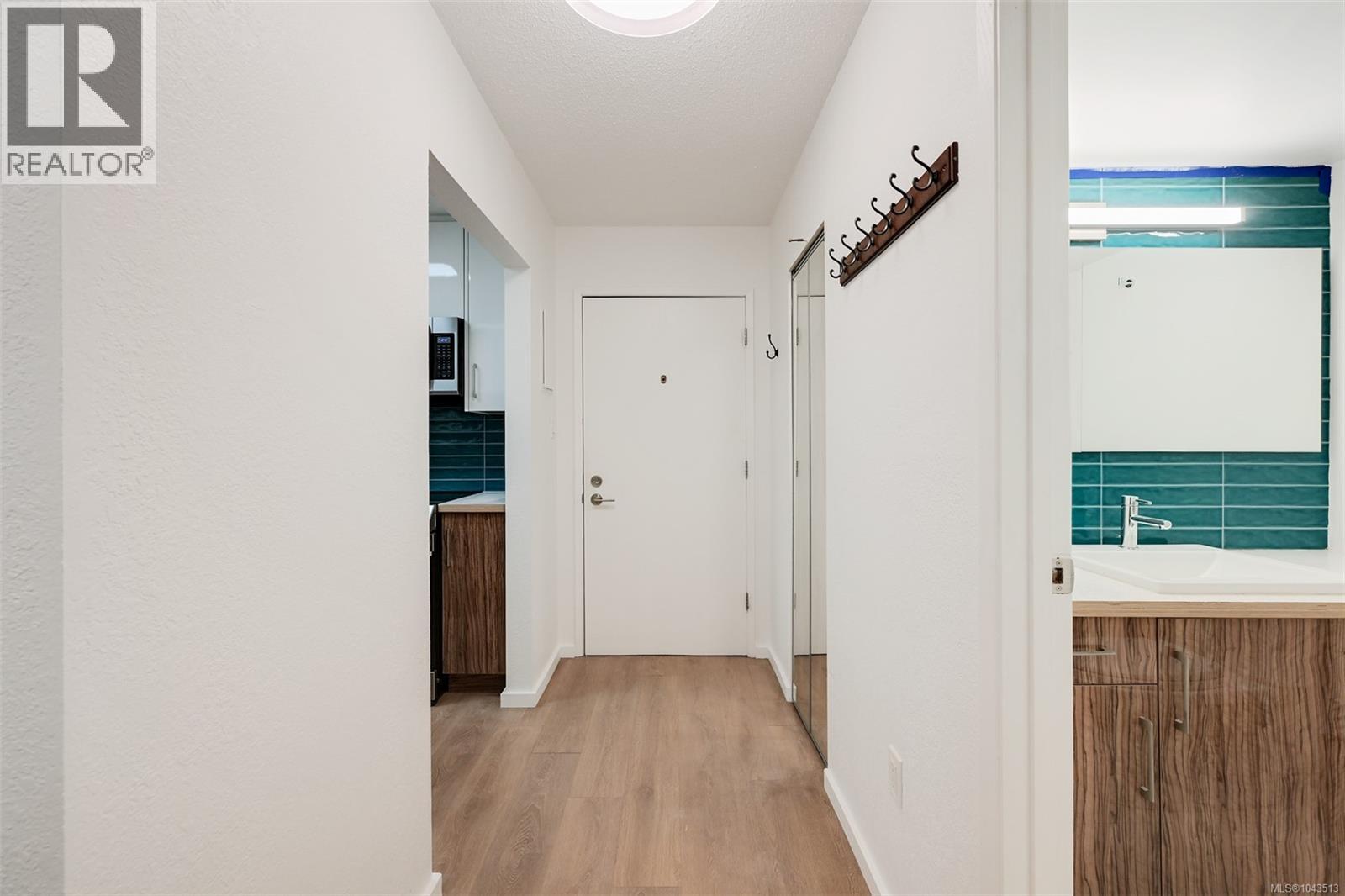 #202 1419 Stadacona Ave - 20