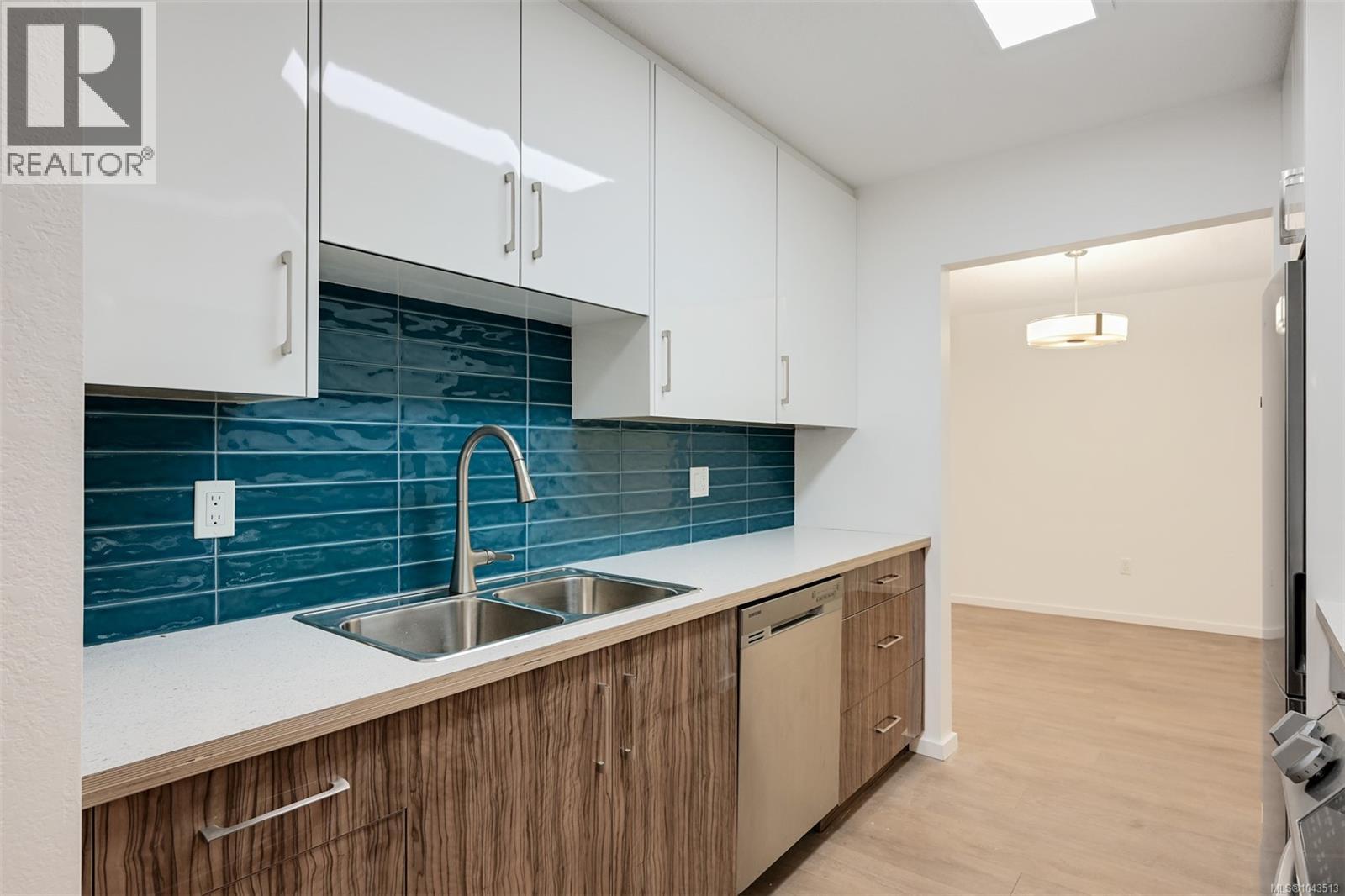 #202 1419 Stadacona Ave - 12