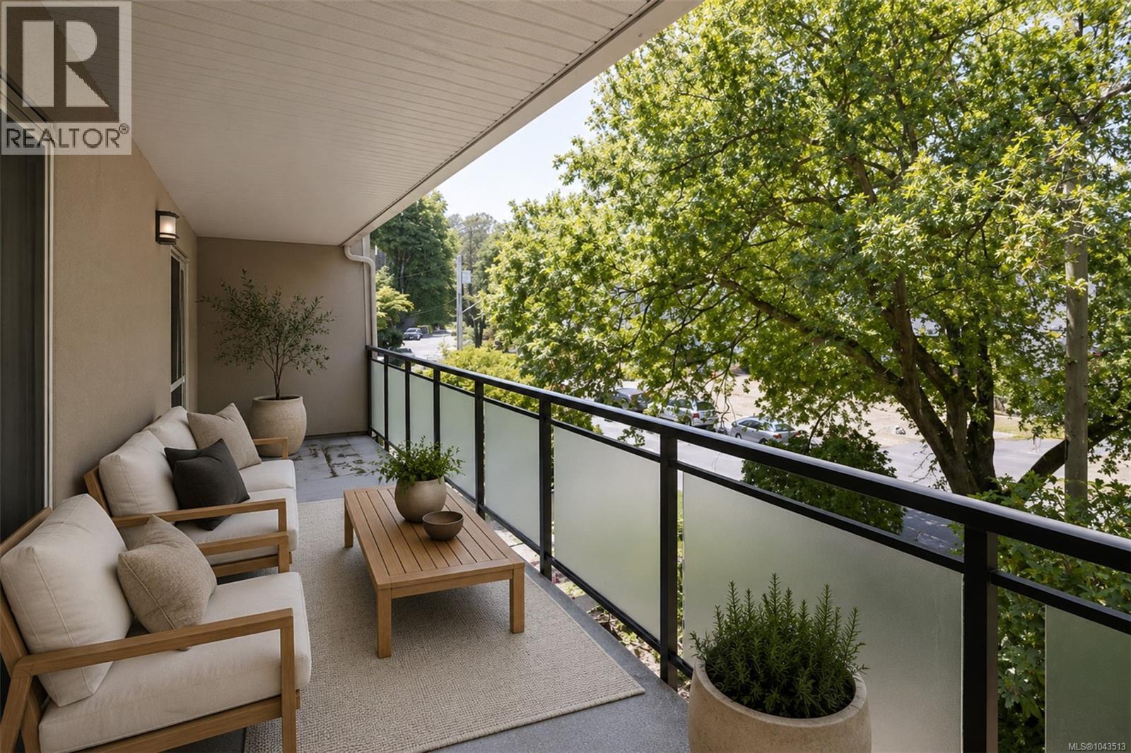 #202 1419 Stadacona Ave - 5